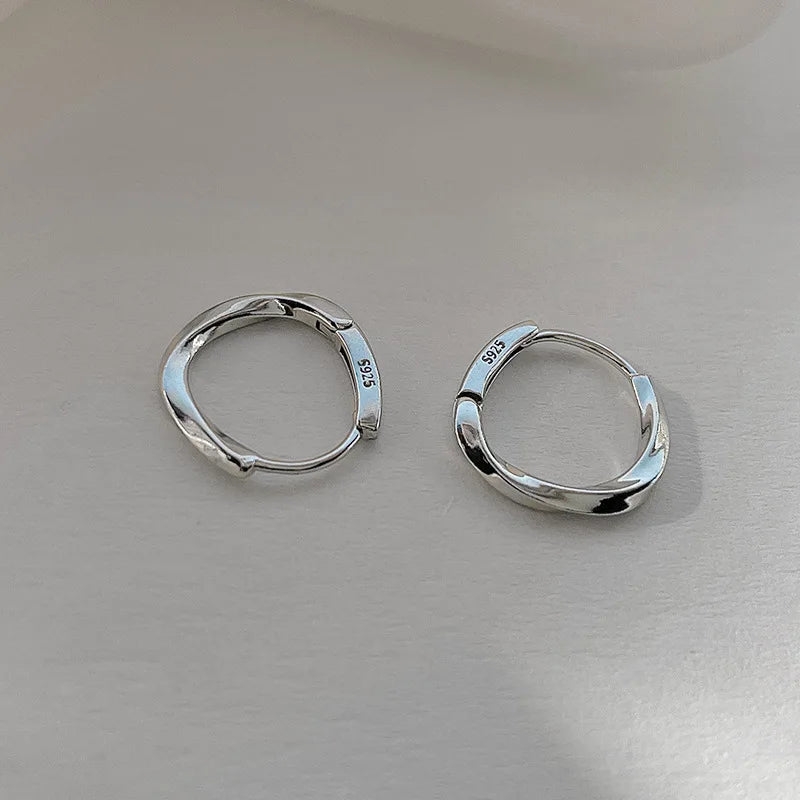 Boucles d’Oreilles Créoles S925 – Argent Sterling, Design Incrusté Élégant