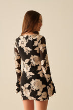 Robe mini noire en chiffon avec broderie florale