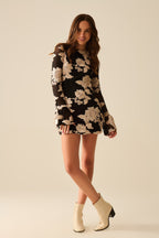 Robe mini noire en chiffon avec broderie florale